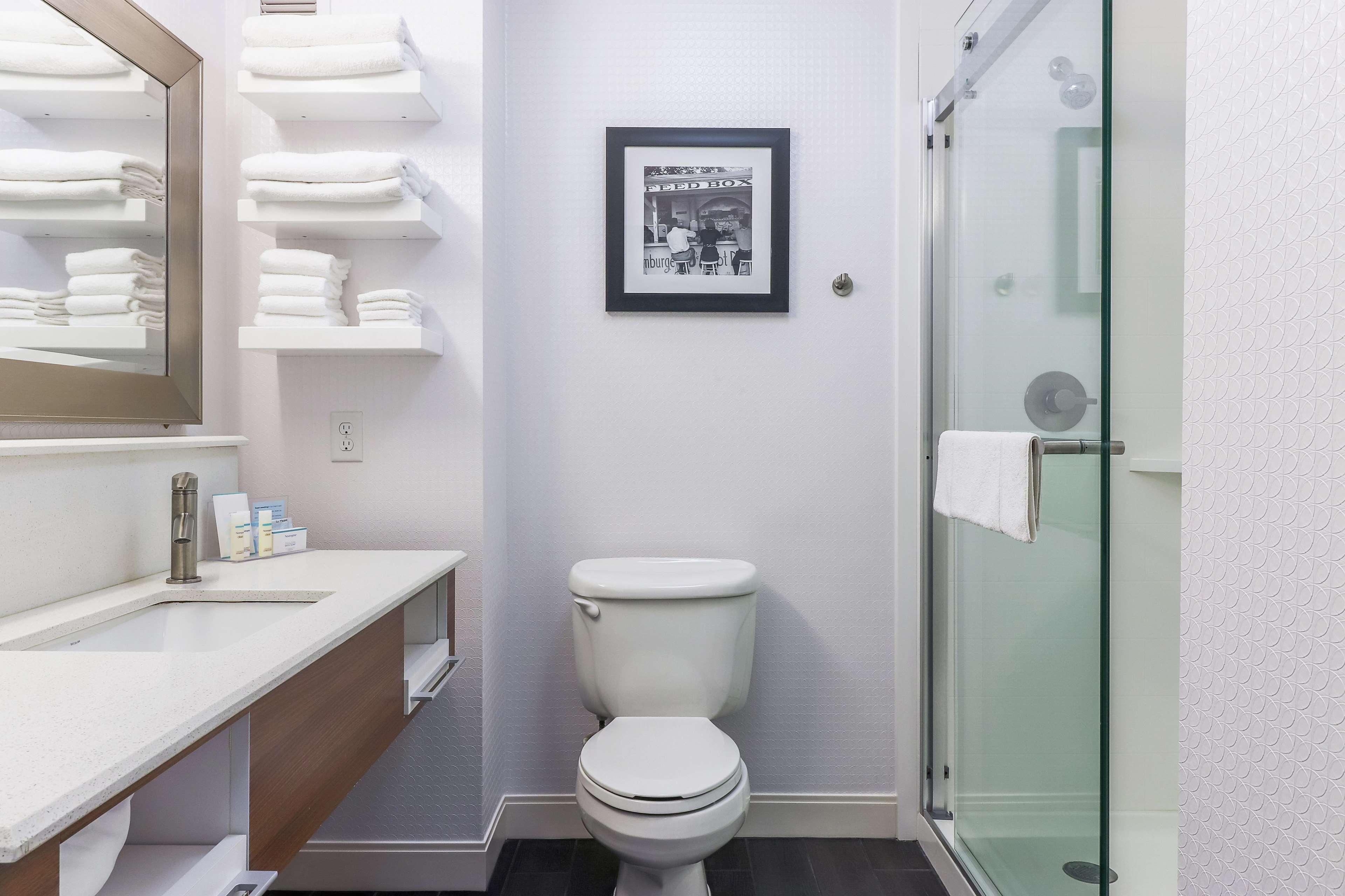 Hampton Inn Heath Bagian luar foto